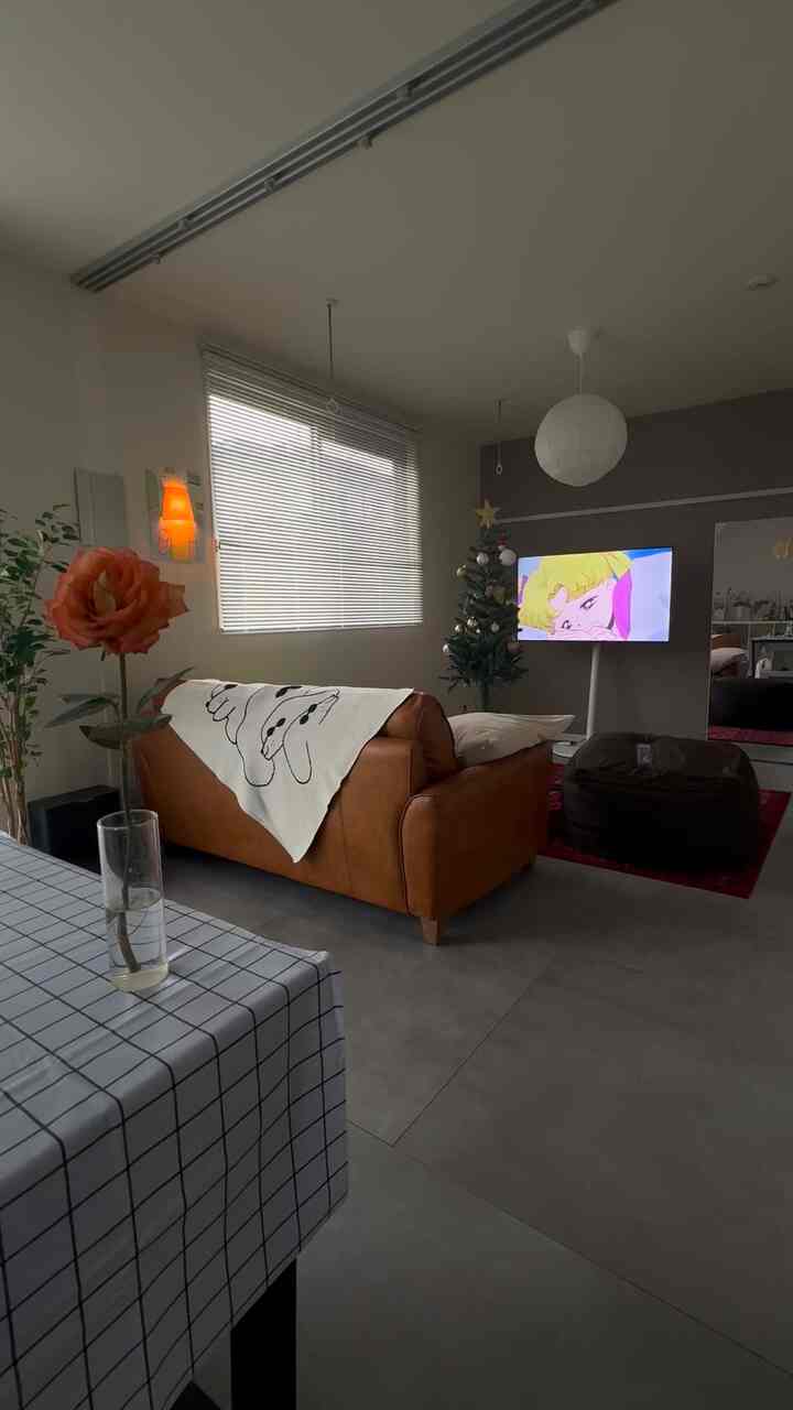 最近は昼間にゆっくりお部屋で過ごす時間がなくてただの荒地になってる；；

#賃貸インテリア　#グレータイル 