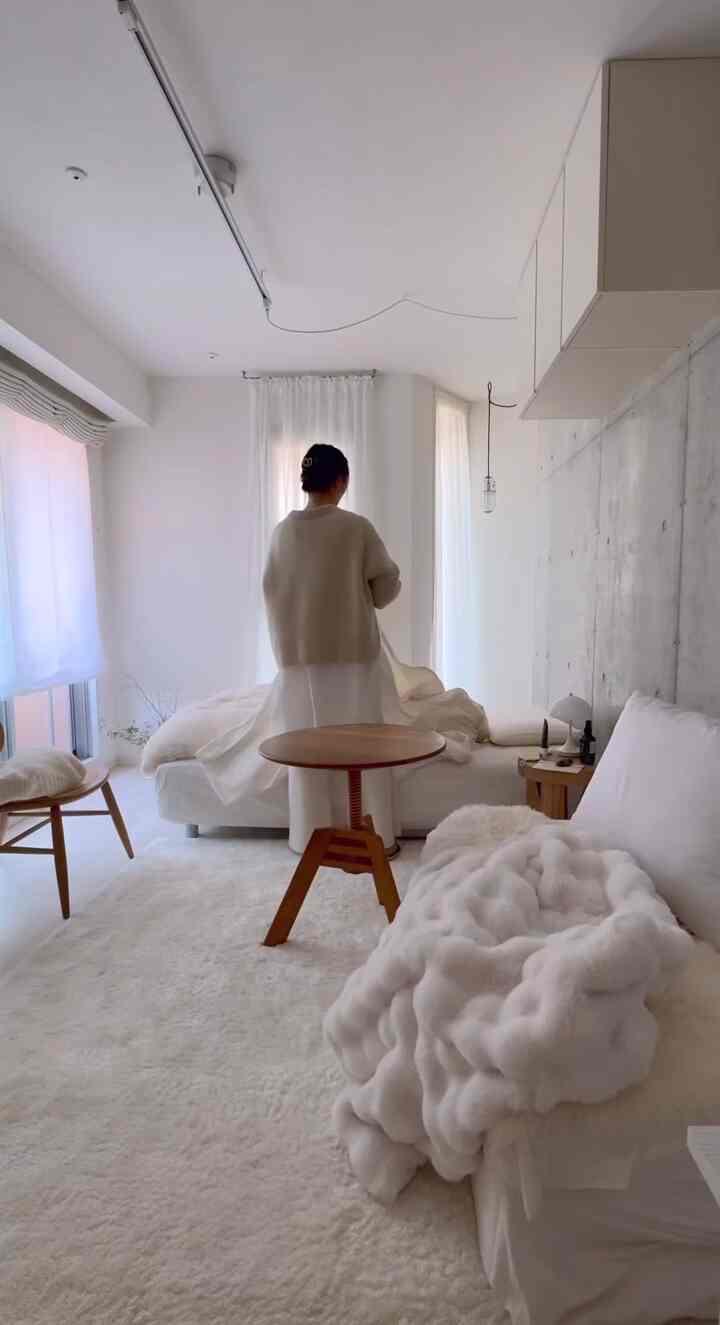 体調を崩して寝込んでいましたがようやく動けるようになりました

空気を入れ替えリネンを取り替えさっぱり

さて年末
片付け間に合うかなー

#整理整頓
#丁寧に向き合う
#普通の日常
#ご自愛ください

