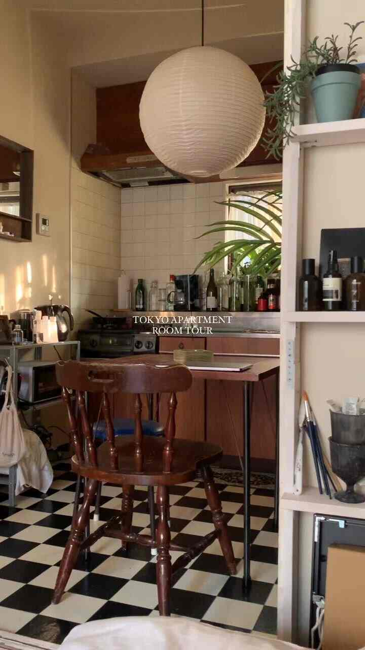 Postingan video pertama🫡
Telapak tangan berwarna hijau palsu dari Ikea!

#Apartemen　#アパルトマン　#フェイカ　#観葉植物