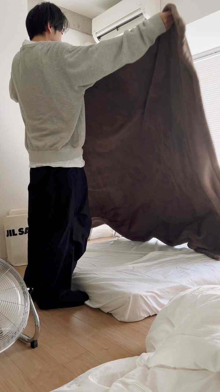 ベッドメイキング
　　　
#ベッド #寝室 #ベッドインテリア #ベッドルームカーテン #ベッドルームスタイリング 