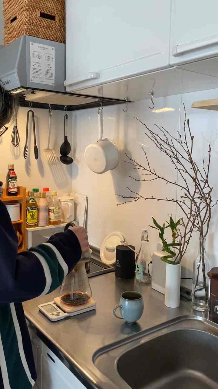Waktunya ngopi🧡
　　
#Kamar studio #1R #一人暮らし #ひとり暮らし #賃貸 #コーヒー #珈琲 #キッチン #マイキッチン #台所 #ハンドドリップ珈琲 #京都暮らし