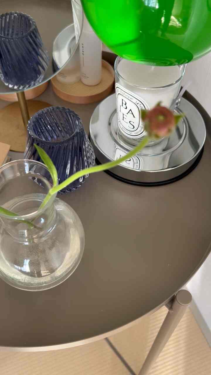 #サイドテーブル
#花のある暮らし
#cozyroom
#IKEA
#ラナンキュラス
#お気に入りスペース 
