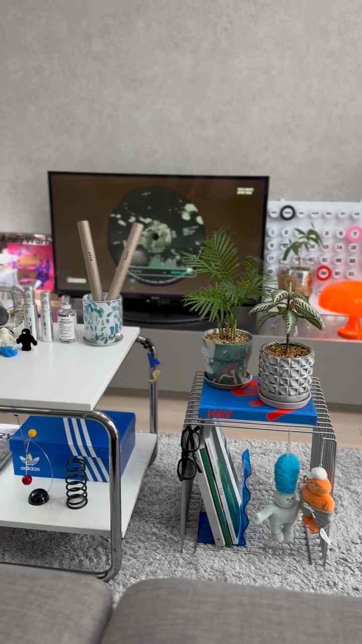 #リビング
#Living Room Interior
#Interior
#Interior Lighting
#Interior Accessories
#Interior Book
#Living with Plants
#Plant
#Sofa
#Midcentury
#Midcentury Modern
#Cozy
#Home
#Apartment
#Used Apartment