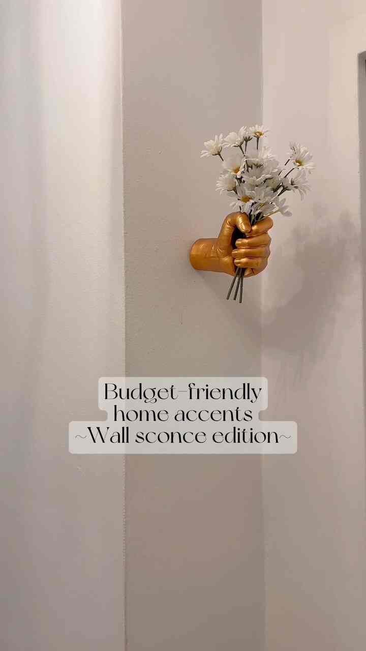 Lampu dinding adalah cara sempurna untuk membuat rumah Anda lebih elegan dan seperti galeri modern.

Lampu ini benar-benar menarik perhatian Anda karena menonjol dari dinding dan menciptakan daya tarik visual. ✨

#aksenrumah #dopaminedecor #budget #hometips #frenchmodern