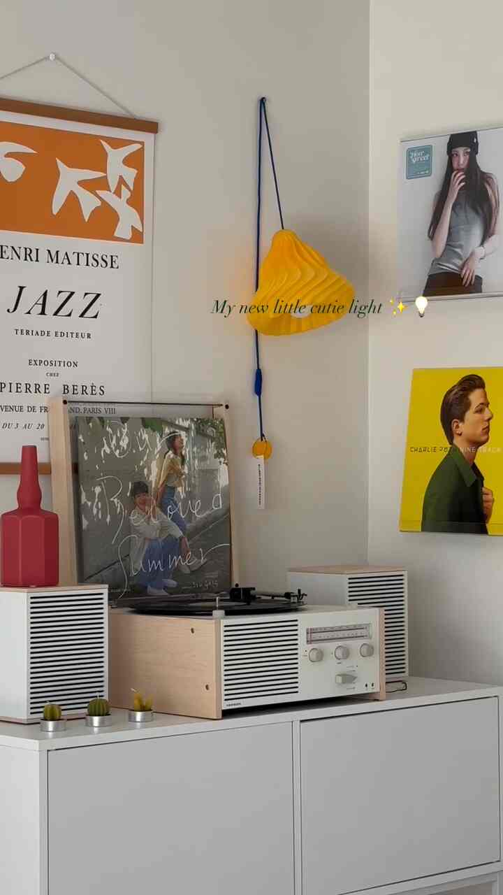 My new little yellow light brightening up the wall ✨
Together with music and art, it makes the corner feel alive.
A little cozy spot that instantly lifts the mood.


#beforeandafter #homedecoronabudget #affordabledesign #lighting #lamp #turntable