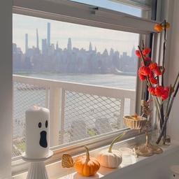 Budget-friendly Fall decor tips for the window before and after ✨
#budgetfriendly #beforeandafter #homedecoronabudget #frenchmodern #falldecor 