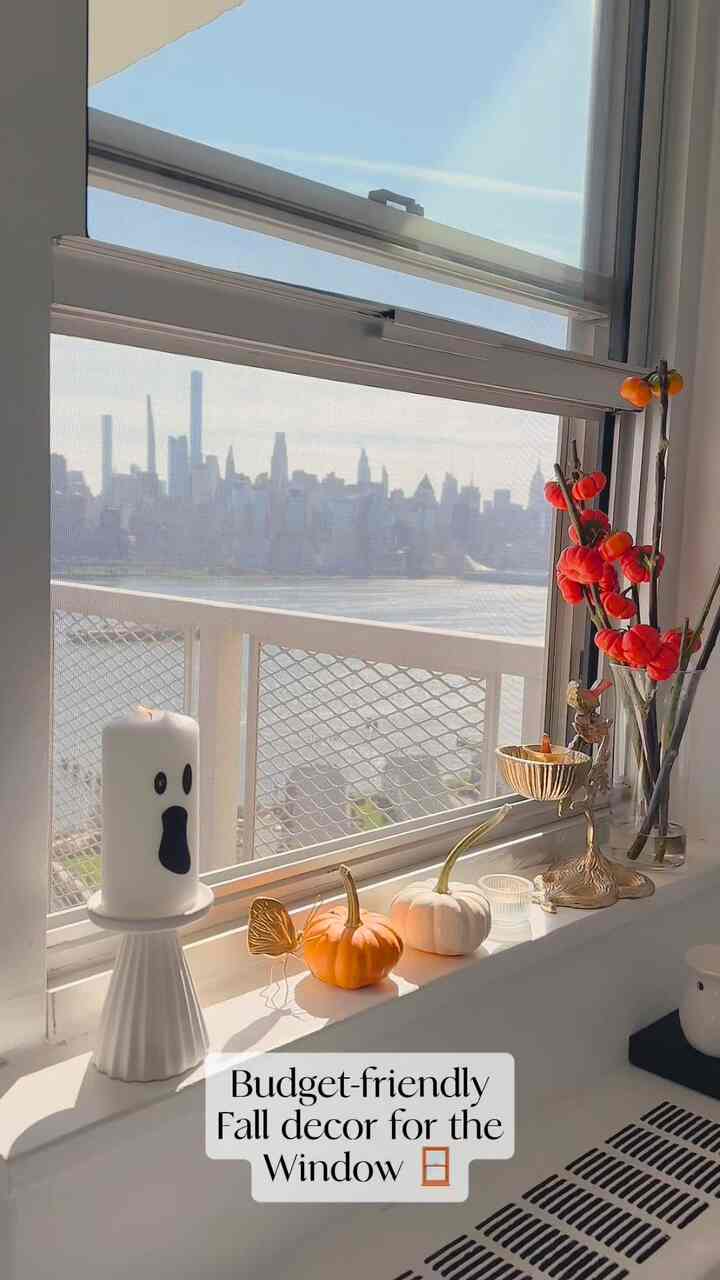 Budget-friendly Fall decor tips for the window before and after ✨

#budgetfriendly #beforeandafter #homedecoronabudget #frenchmodern #falldecor 