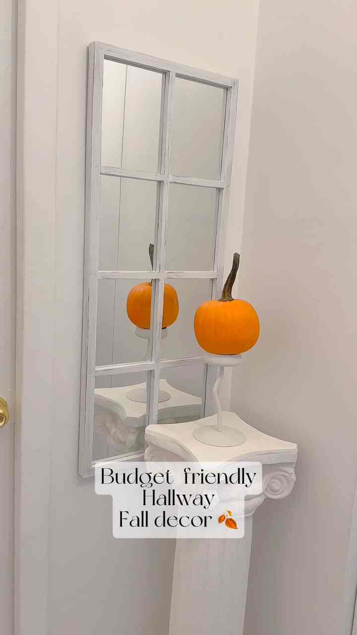 Budget-friendly Hallway Fall decor before and after ✨

#budgetfriendly #beforeandafter #homedecoronabudget #frenchmodern #falldecor 