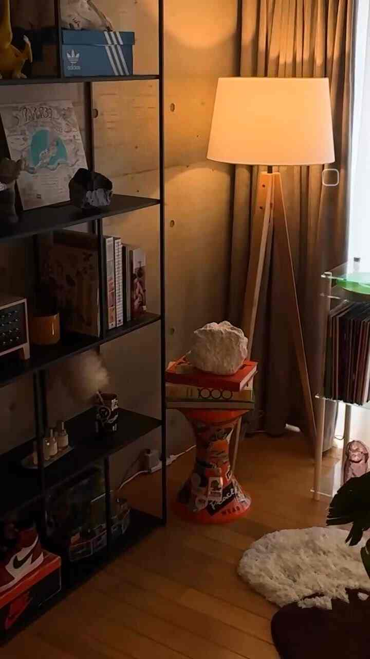 最近の我が家

初めての動画投稿です！
普段はデザイナーとして働く社会人5年目です。
インテリア、ファッション、レコード、アートトイが好きで
modernとcultureを合わせた空間作りをしています。

1LDK | 一人暮らし | デザイナーズ賃貸

#MODERNDECO #ミッドセンチュリー #デザイナーズ家具 #一人暮らし #ルームツアー 