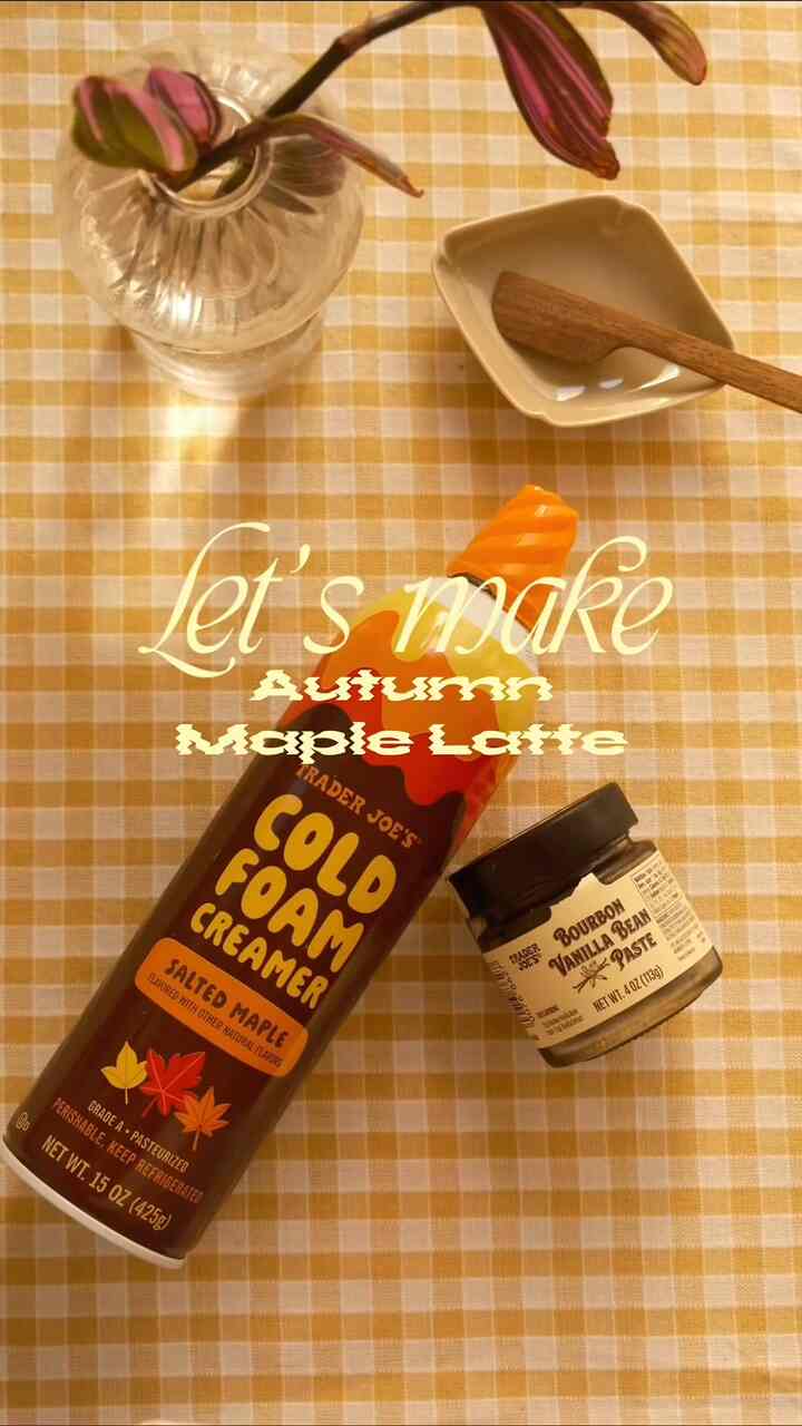 sharing my recipe for autumn maple latte🤎 trader joe’s cold foam is the best!! low sugar but so tasty! 

I used cafelat robot for espresso ✨

#coffeetime #coffeerecipe #traderjoes #espressomachine