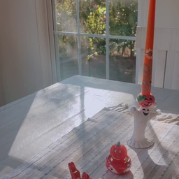 햇살맛집🍁🍂🫶🏻
Shiny autumn afternoon💌
 #Halloweeninterior #halloween #autumn #halloweendecor #falldecor #autumndecor #halloweenvibes #spookyseason #fallfun #homefortheholidays #fallvibes #simplefall #fallinspiration #cozyhome #cozy #kid #diningroom #diningtable
