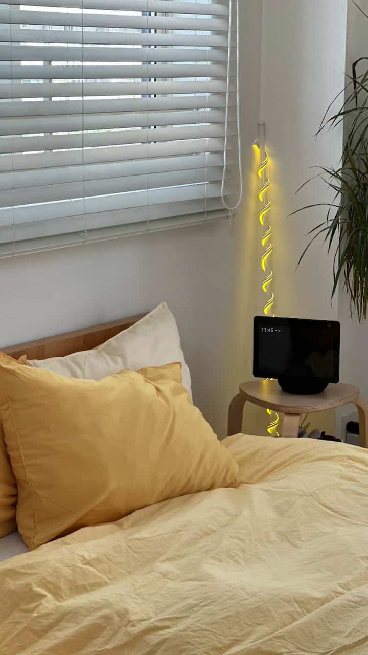 I found these pillowcases on #ohous and they're so cute I got two in two colors! 💛🧡 The soft, fluffy fabric is so comfortable and I love it! 🌼

#Ohouseshopping
#pillowcase
#bedroomstyling
#duvetcover
#bedroom