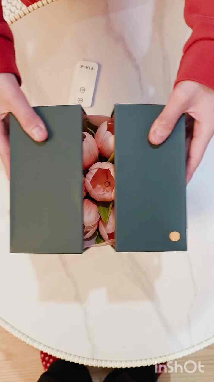 Thank you Ohouse 😊 
I got a Tulip 🌷 bouquet lamp and it is so cute 😍 
A tulip bouquet lamp softly glowing, bringing the feeling of fresh blooms into the room!! 


#OhouseTree #OhouseGather #OhouseGlow 
#tuliplamp #Ohouseshop #christmas 
#softlighting #homedecor #eveningglow #cozyathome #simplepleasures
