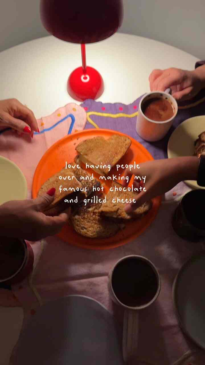 Hosting ❤️✨ 
#OhouseGather #OhouseGlow #CozyHome #hosting  #moderneclectic #eclecticdecor #colorfuldecor 
