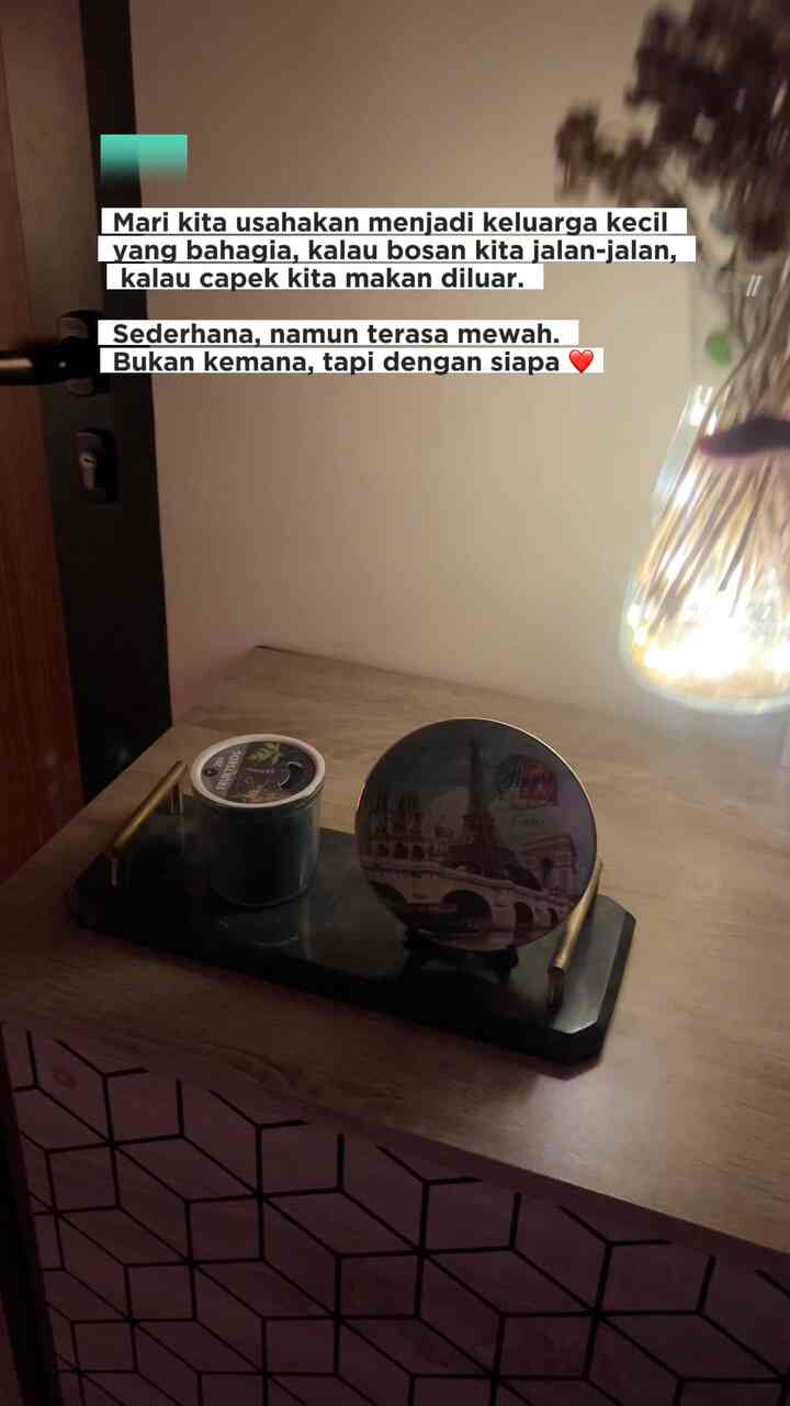 Family portrait ! 

#ohouse #livingroom #ikea #dekoruma #lightingeffect #family #love