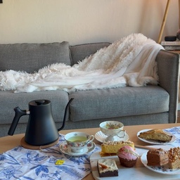 Welcome to my tea party ☕️ #hosting #livingroom