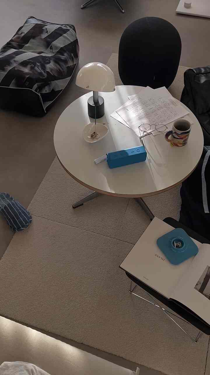 Living Room

#Living Room #無機質 #無機質インテリア #ブルー #ikea #洋書 #union #ラウンドテーブル #ビーズソファ #ファブリックポスター #テーブルライト #artofblack #2026ohouse新生活