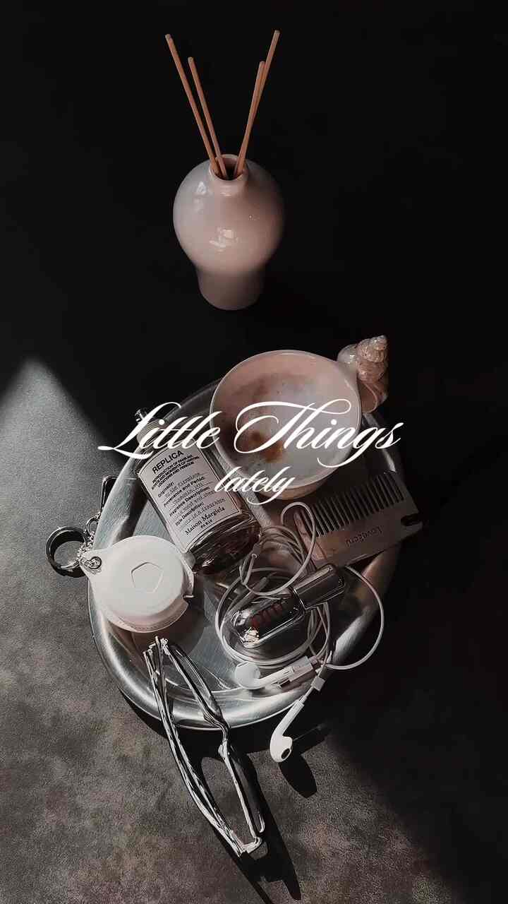 Saat ini terobsesi dengan detail-detail kecil.🐚

#detail #coffeemachine #homecafe #coffeemug #coffeecup #plate #comb #diffuser #ohousestore #perfume #tray #aesthetic #moody