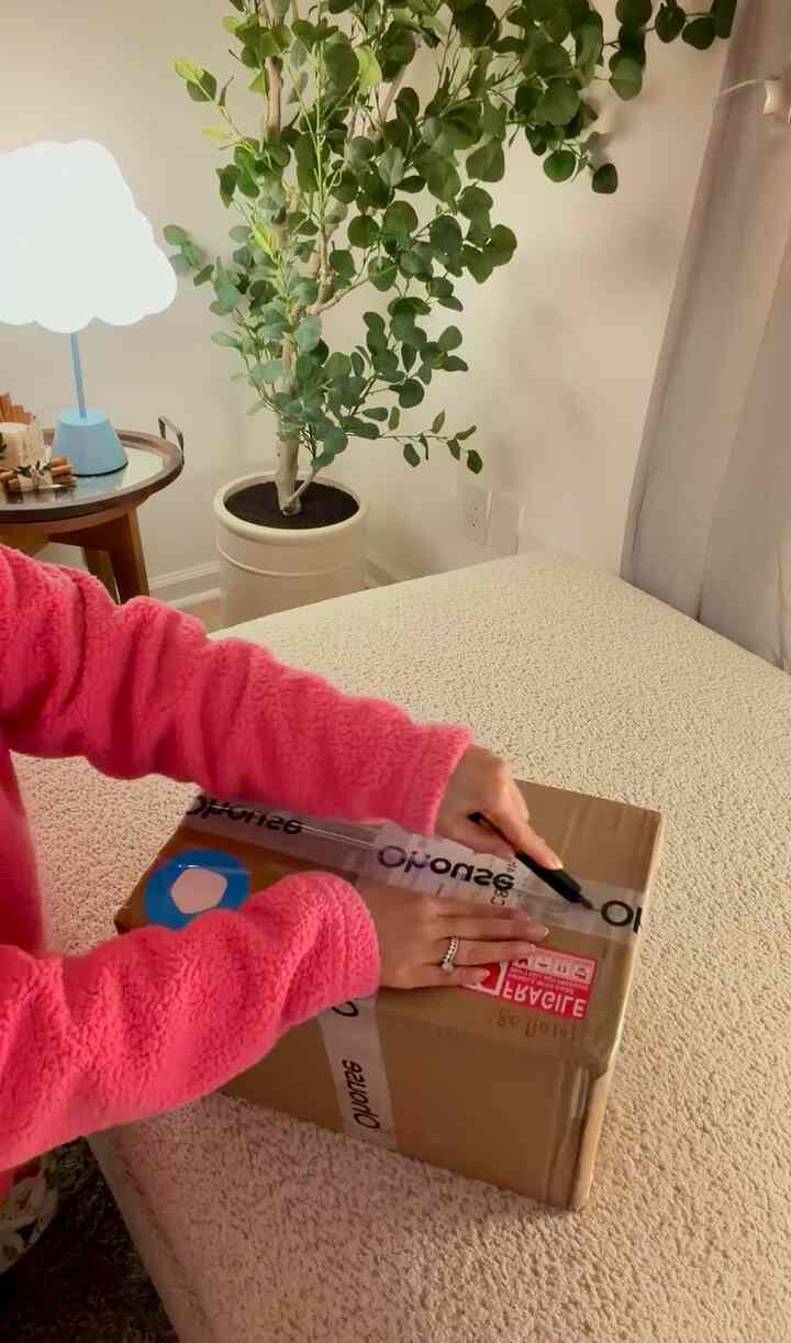 Unbox the Candy Pop Mushroom Lamp from the Ohouse shop with me! 🍄✨

This lamp is so beautiful — from the color to how easy it is to use. The touch button makes it super easy to change the lighting color, and there are 3 different options to set the mood in your home. Can’t wait to style this around the house 😍❤️

Music: Outside
Musician: @iksonmusic

#OhouseLight #OhouseGather #OhouseGlow #OhouseChange #livingroom #livingroomstyling #lamp #mushroomlamp #cozy #cozyhome #cozyhouse #cozydecor #cozyhomedecor #cozyinterior 

 