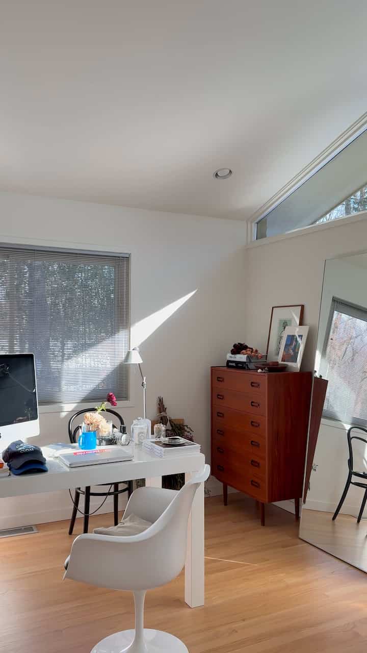 Sunshine in the home office #homeoffice #officedecor #roomdecor #office #deskdecor