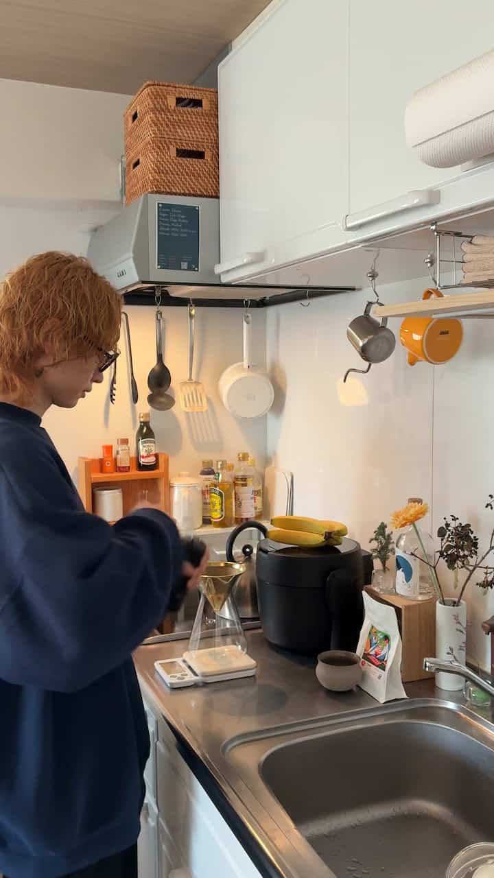 大好きなキッチンでお気に入りのコーヒー☕︎
　　
#キッチン #台所 #ワンルーム #1R #一人暮らし #賃貸 #珈琲 #コーヒー #コーヒー道具 #coffee #kitchen #コーヒーミル #timemore #無印良品 #ikea #京都