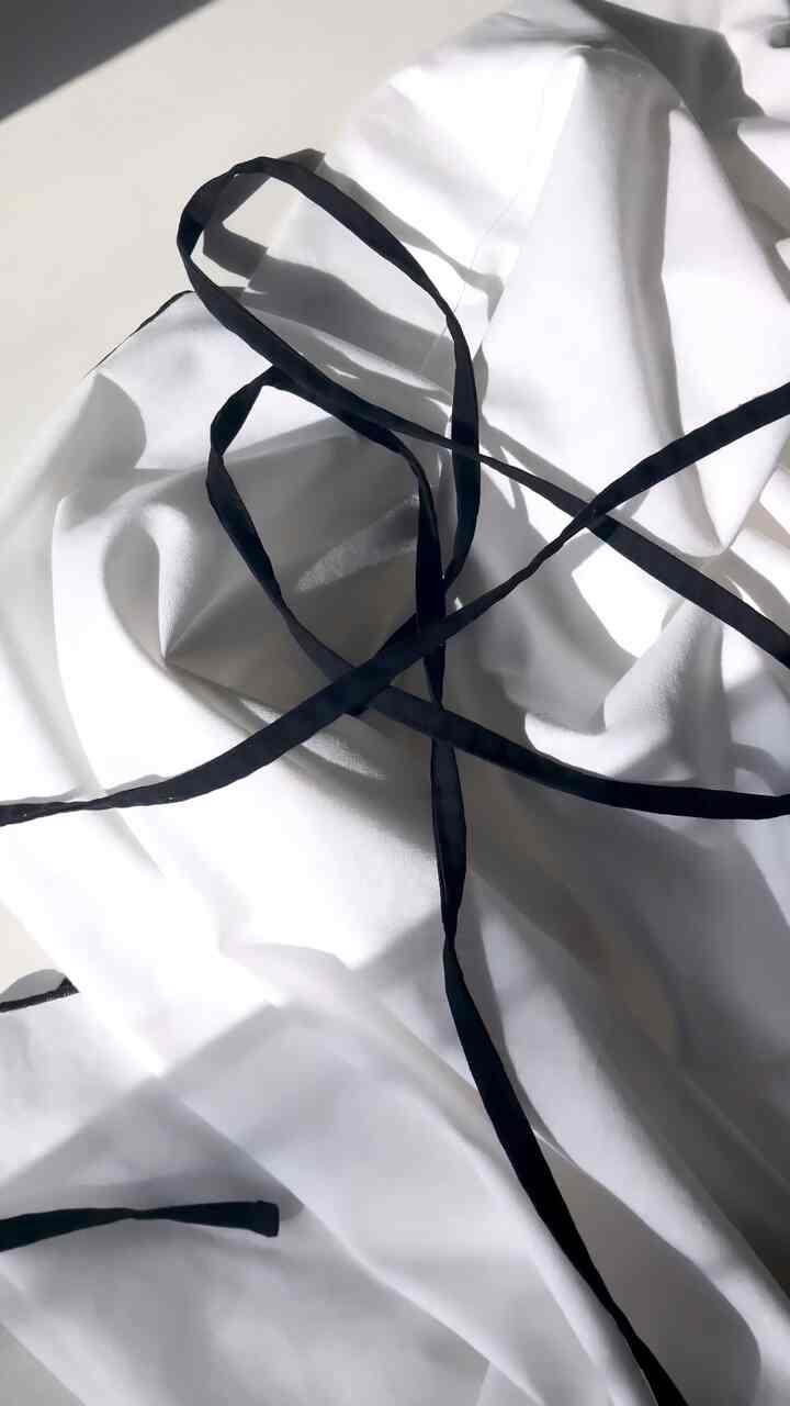 Aku ingin aksen untuk jendelaku, jadi aku membeli gorden linen.
Tampilan berkerut dan pita saat dibuka sangat lucu! 🎀

#ohouseshopping #2026ohouse新生活 #ファブリック #カーテン #リネンカーテン #アクセント #モノトーン #無機質 #無機質インテリア

