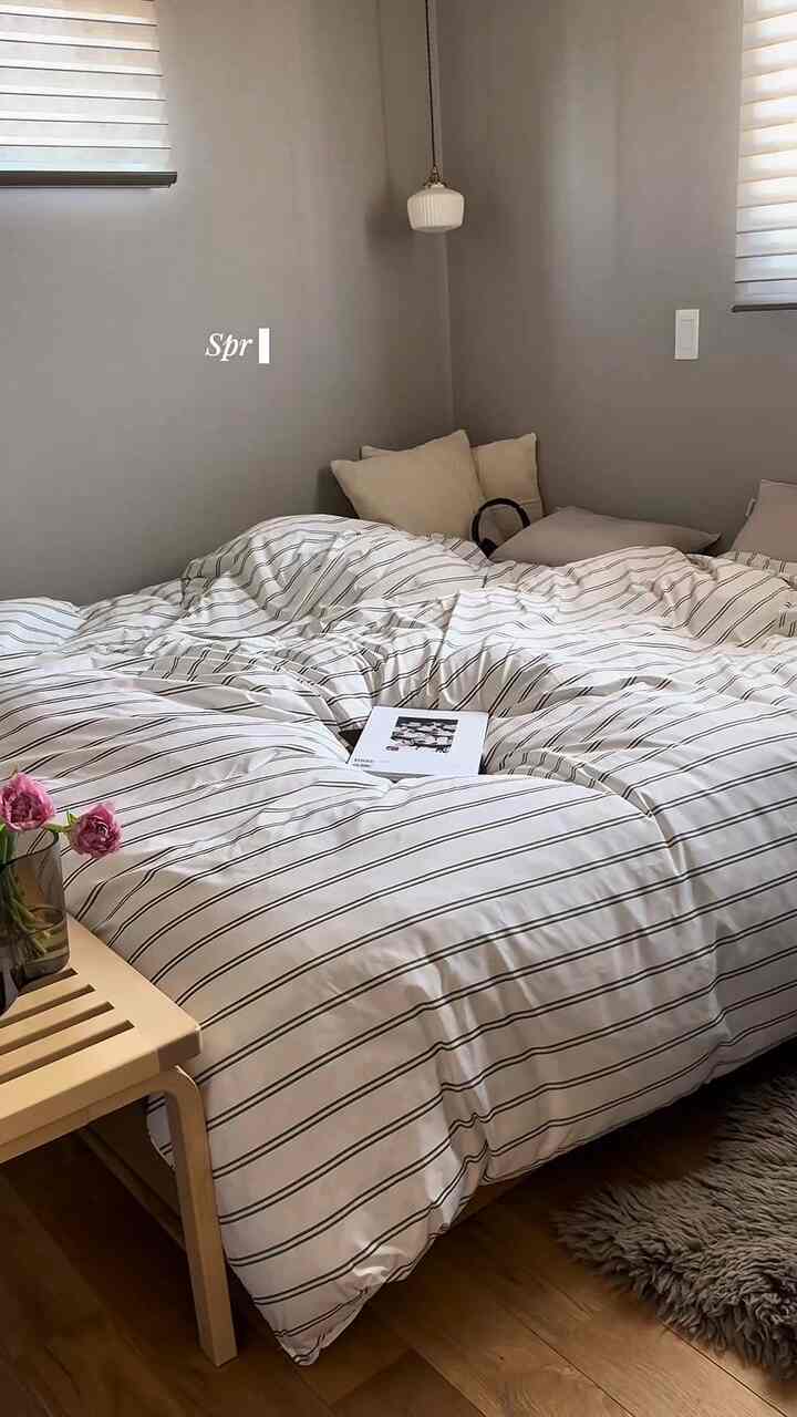 かわいいストライプのベッドカバーと枕カバーをOhouseで購入🙌
#ohouse新生活