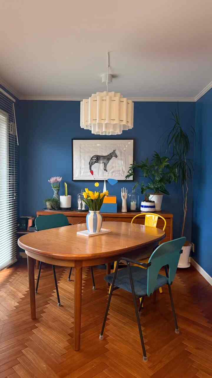 我が家のリビングが一気に明るくなりました！
Ohouseのショッピングで購入しました
イエローのラグを敷いてみました。
いつかリビングにイエローのラグを敷きたいと思っていたので、念願叶って大満足！
ブルーの壁にイエローが映え、
Happy な空間になりました！
・
ラグは全部で14色サイズは8サイズと自分が探している色とサイズが必ず見つけられるはず
いいお買い物でした！
 #Ohouseshopping #2026Ohouse新生活 #パステルラグ