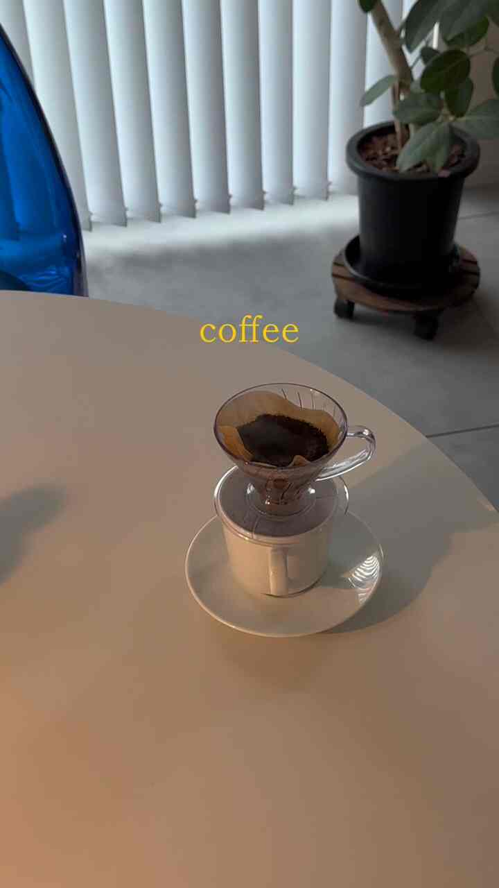 コーヒータイム☕️

#賃貸インテリア　#グレーインテリア