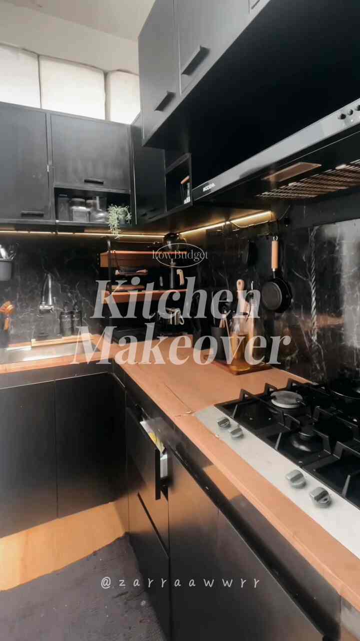 Kitchen Makeover tinggal ganti backsplash jadi putih, kesannya langsung beda 😍🤍

#KitchenMakeover #KitchenStyle #KitchenRenovation #Kitchendecoration #ShortVideoContest #Dapur #InspirasiDapur #DapurMinimalist #DapurMungil #SmallKitchen 