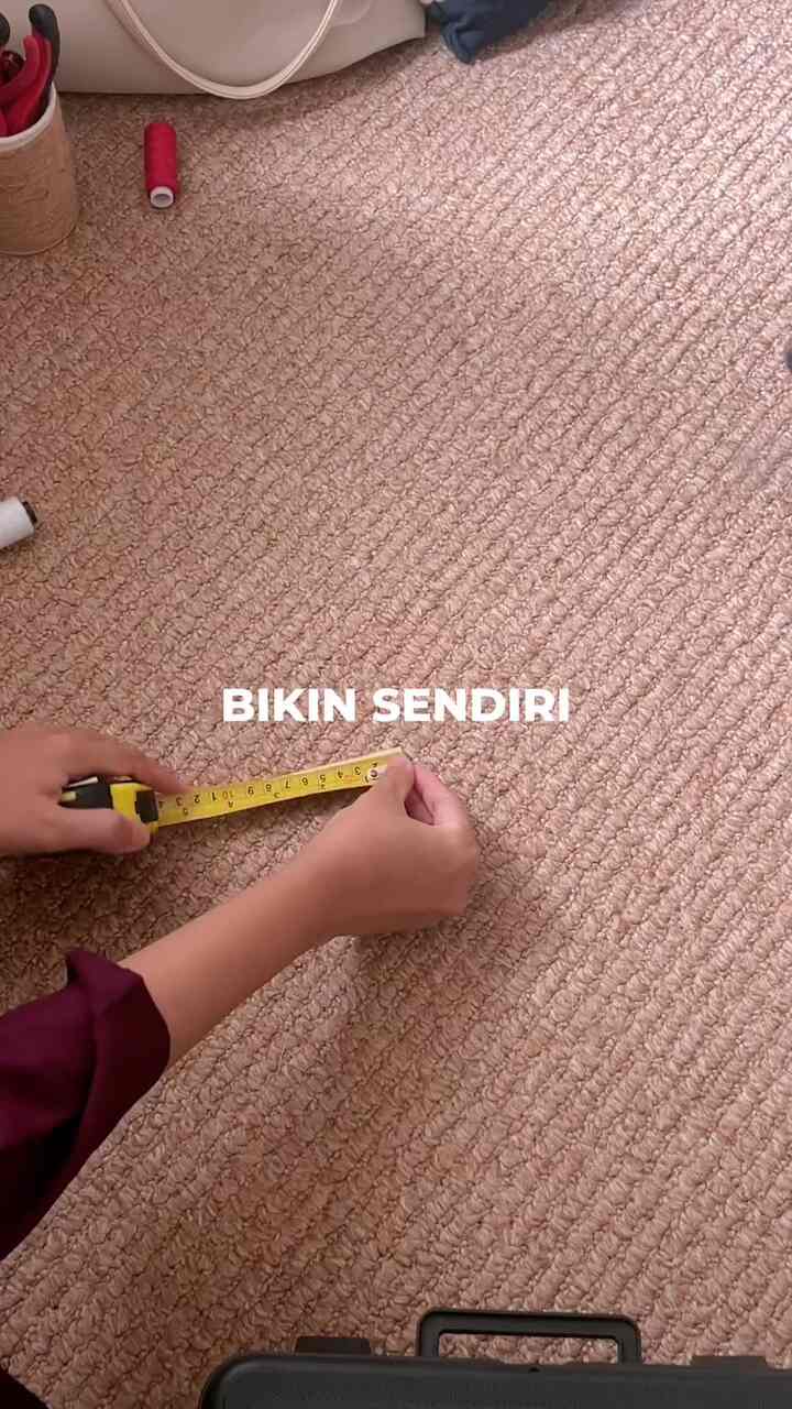 #diy IKEA style pegboard.

So, yesterday I came across an IKEA board in the as is section. Then I thought about making a pegboard for our home office. It's really easy to make, even though it takes some effort to make holes one by one. You just need to use a drill to make holes in the board. Later, to stick it, you can use bamboo chopsticks. Come try it with me! Hope it inspires ya :)

#OTips
#diy
#diyhomedecor
#diypegboard
#japandihomeoffice