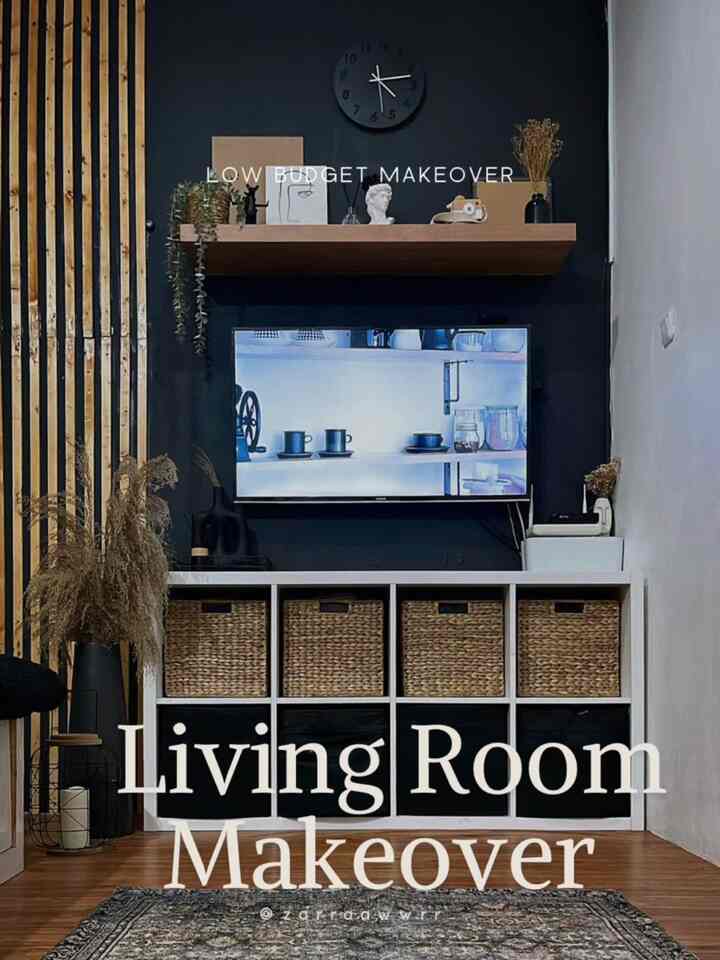 ➖ Low Budget Living Room Makeover 

Sebelum dominan hitam seperti sekarang ini, rumah dan ruang keluarga masih bernuansa monochrome. 
Jadi kita memutuskan untuk DIY makeover dengan menggunakan slat wall dari kayu jati belanda dan dinding di cat hitam doff sebagai aksen.

Semoga menginspirasi 🖤🤎

#MakeoverLowBudget #DIYlowbudget #livingroommakeover #moderrusticdecor #ShortVideoContest 