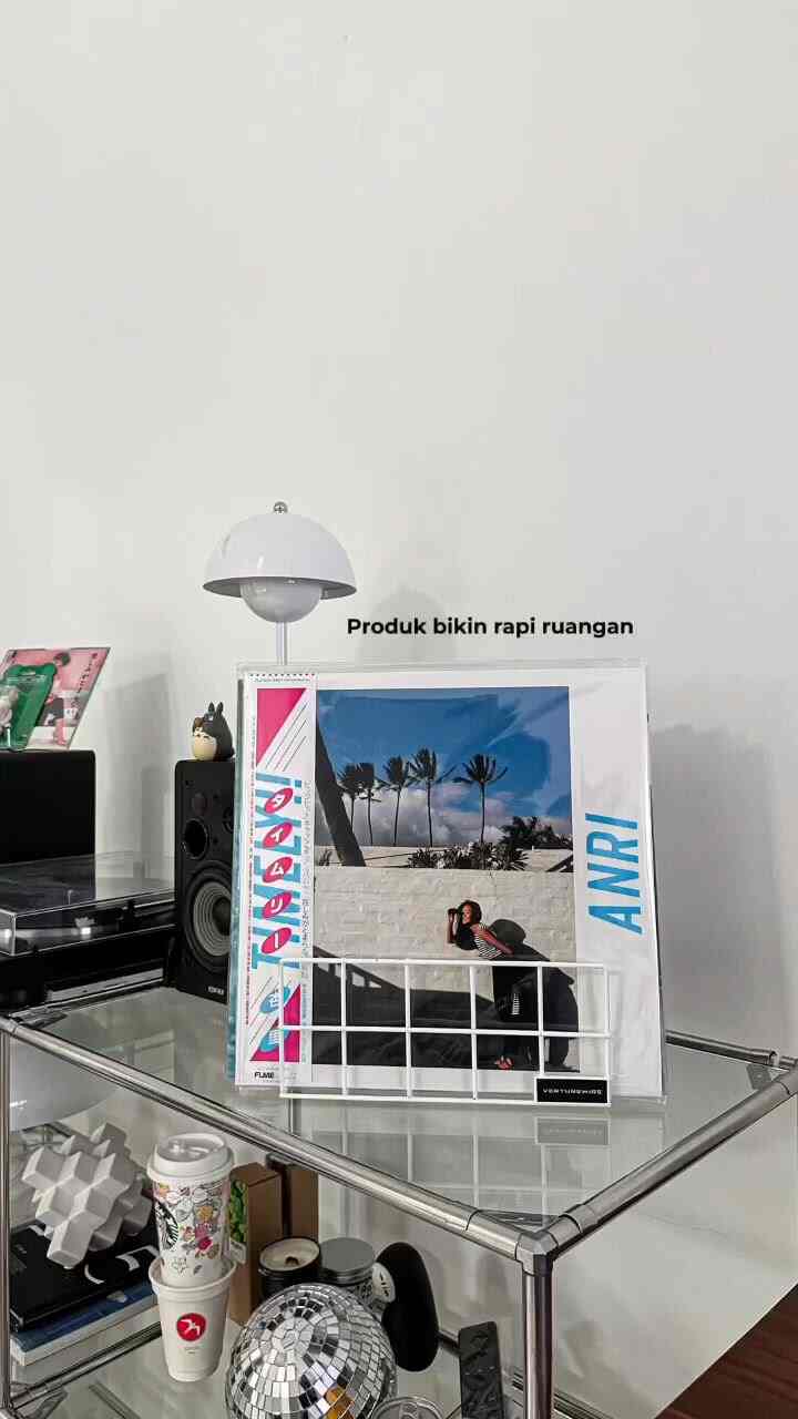 Products that make the room tidy
-
A bookshelf made of iron that can be used as a fireplace for books/magazines can also be used as a place to store vinyl records, enough to hold a lot

#ShortVideoContest #home #homedecor #homeinterior #organizing #storage #angkahouse #minimalist 