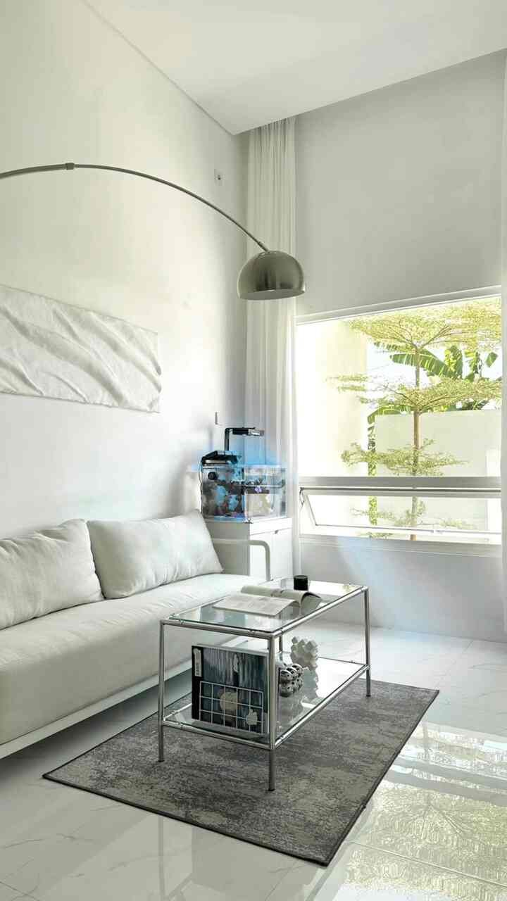 Inspirasi Rumah Minimalist
-
Berproses dari rumah masih kosong hingga memiliki perabotan sesuai yg diinginkan itu sangat luar biasa , karena rumah ini adalah rumah pertama kita jadi berasa sekali, konsep rumah yang kita impikan adalah rumah Minimalist dengan perpaduan Bauhaus Desain , mungkin kalau diterapkan dengan versi lowbudgetnya seperti Angka House ini, kalau menurut tetangga Bauhaus itu seperti apa? Boleh dikomen ☺️


#ShortVideoContest #home #minimalist #cube #rumahkotak #rumah #livingroom #homestagram #angkahouse 
