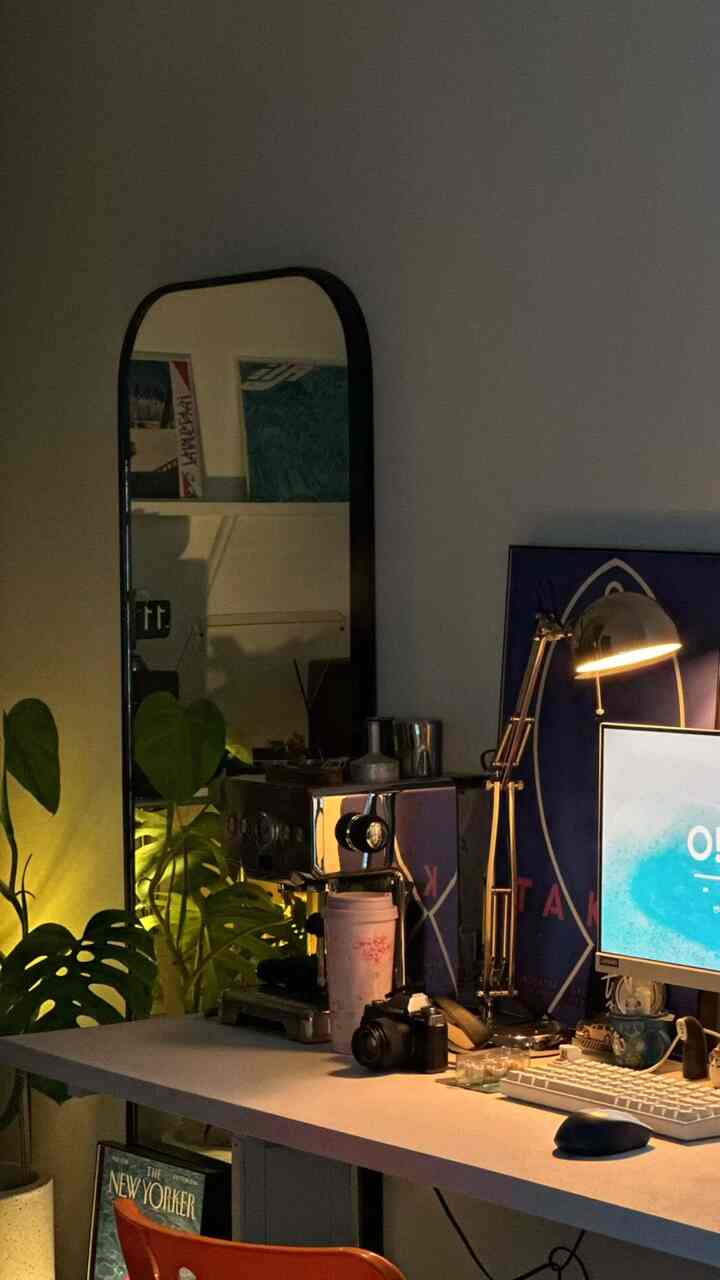 Rekomendasi Standing Mirror Full Body 🤍
-
Standing Mirror di Angka House sekarang ditempel didinding yang berukuran 175 x 62 cm round shape yang membuat manis siku cermin, standing mirror ini kita order berdasarkan custom 


#ShortVideoContest #standingmirror #mirror #minimalist #decoration #aesthetic #lowbudget #interior #angkahouse 