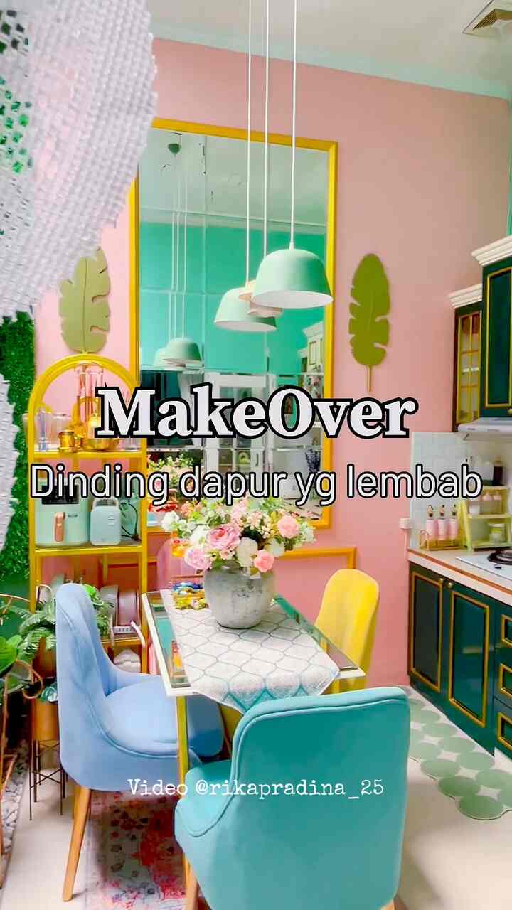 Makeover dinding dapur yg lembab, karena lembab jadinya cat dindingnya pada ngelupas padahal blm 1 thn dicat udah ngelupas aja. Akhirnya aku mutusin buat makeover pakai WPC wallpanel series lune warna sage green biar lebih matching sama tema dapurku. Dan afternya langsung ngerubah vibes dapurku jadi lebih cantik. Dan makin fresh apalagi udah sesuai dengan warna kitchen set didapur

#HomeStylingVideo
#videohomedecor
#inspirasidekorrumah
#dapur
#dapursatukamar 
#dapurcantik
#makeover
#makeoverdapur