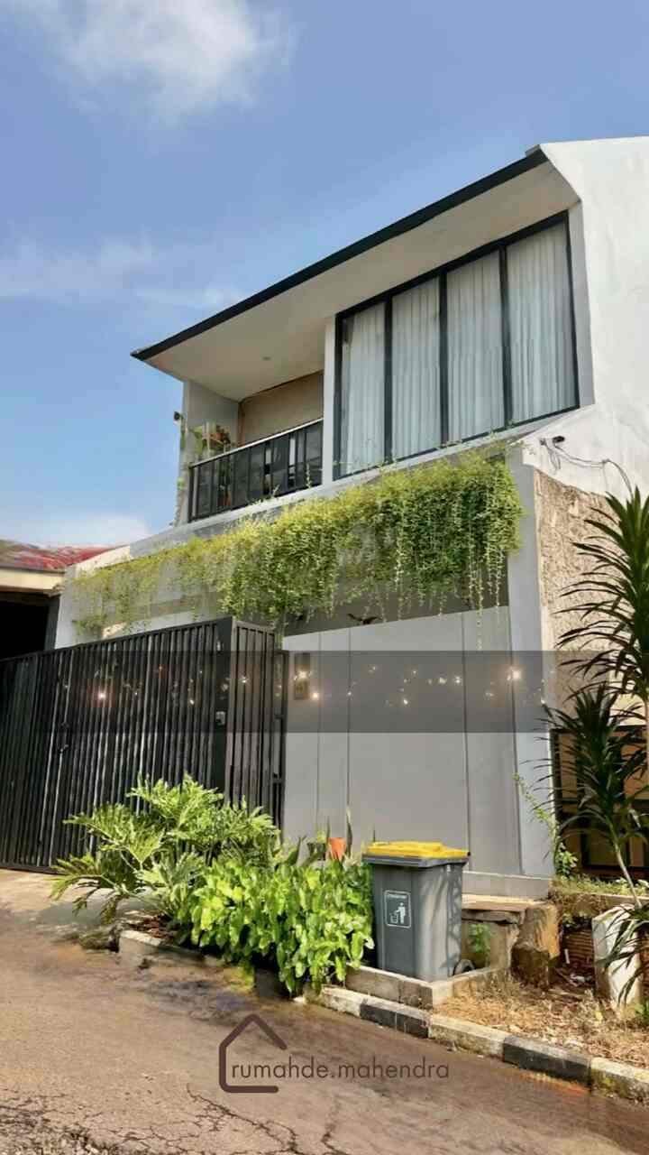 How I Decorate My House ???

Rumah yang mengusung tema Modern Industrial, menggunakan warna-warna natural seperti abu-abu, warna kayu dan hitam pada beberapa furniture. Memberi kesan nyaman, tenang dan estetik✨
#HomeStylingVideo
#VideoHomeDecor
#InspirasiDekorRumah
#ModernIndustrial
#RumahMinimalis
#Rumah2lantai
#RumahEstetik
#Homestyling
#HomeStyle
#RumahHariIni 
#InspirasiRumah
#HomeInspo
#WarnaRumah
#RumahTinggal