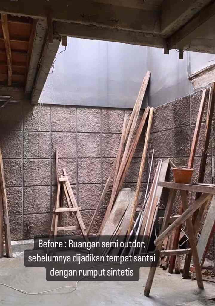 Hai tetangga online, lihat make over ruang keluarga house of chel yuk! pada awalnya ruangan ini tempat bersantai denganatap terbuka dengan konsep semi outdoor, lalu kami make over dengan tembok diberi framw melengkung ala meditwrania dengan warna cat tembok teracota peach muda dan creamy white. ruangan ini kami ubah fungsi nya menjadi ruang keluarga dengan area TV pada bagian melengkung dan atap kami tutup dengan solartuff bening agar tetap ada cahaya matahari alami yang masuk ..

semoga menginspirasi❤️

#HomeStylingVideo
#VideoHomeDecor
#InspirasiDekorRumah
#Houseofchel
#dekorasiruangkeluarga
