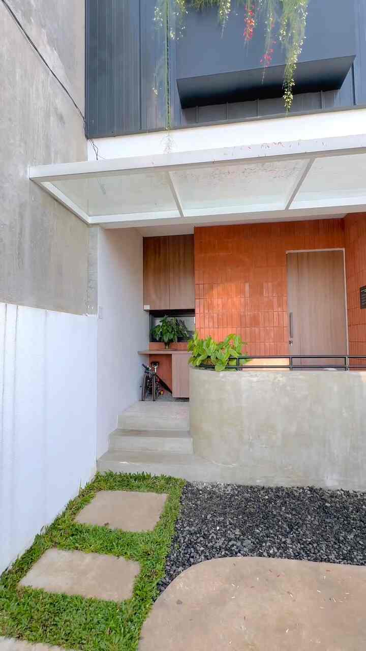 
Satusama home tour time.
Sedikit gambaran beberapa ruangan yang ada di Satusama House, walaupun ga semua ruangan terekam di video ini tapi secara garis besar style rumah ini bisa terlihat dari video ini.

Untuk yang ingin tau lebih detail cerita dan setiap ruangan yang ada di Satusama house bisa cek di cerita House tour kami yaaa

https://link.ohouse.com/satusamahouse


#VideoHomeTour #VideoRoomTour #MainKeRumahKu

