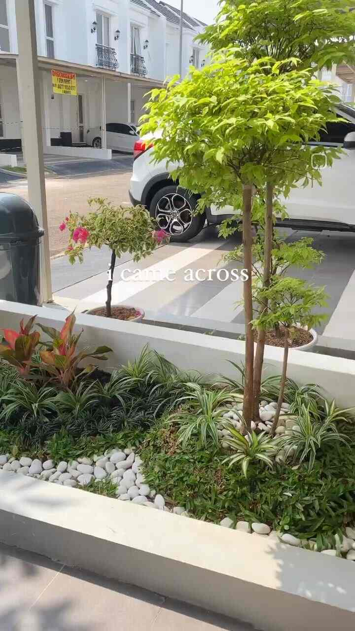 This house's mini garden measures 4m x 0.5m, because the size of the garden is not large, we decided to place only a few ornamental plants here.

For the interior, we decided not to have many details because the concept of our house is more of a simple & compact house

#housetour #minigarden #modernclassichouse #housegram #classichouse #terasrumah #terrace