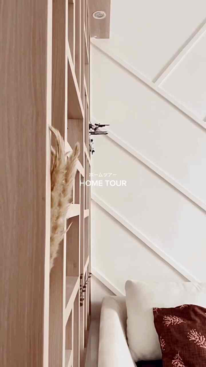 Hi neighbors, let's go on a home tour, welcome to Kei House. The interior and theme of this house are inspired by the Japandi style. A house with a Japandi concept combines natural and minimalist Japanese design with rustic Scandinavian design. Hopefully it inspires you 🩵

#VideoHomeTour
#VideoRoomTour
#MainKeRumahKu
#JapandiStyle
#JapandiDesign
