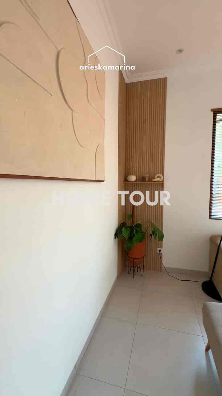 Selamat datang dirumah #arieskamarina. Untuk cerita lengkap rumah ini bisa mampir kesini ya https://link.ohouse.com/arieskamarina 🥰

#housetour
#VideoHomeTour
#VideoRoomTour
#MainKeRumahKu