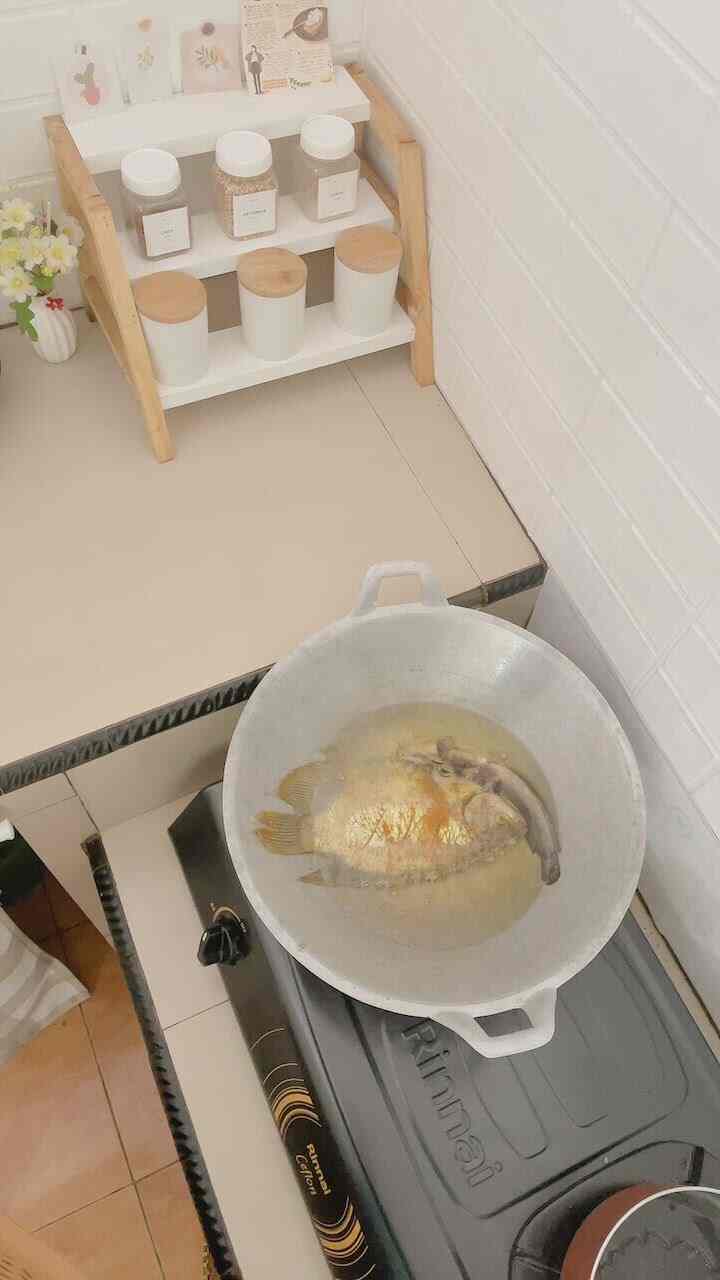Di balik setiap masakan lezat, ada dapur yang terorganisir dengan baik. Karena bagiku, ketelitian dan keteraturan adalah kunci
Hallo tetangga yukk mampir dan saling follow hehe

#dapursatukamar #Dapurpengantinbaru #dapur #dapurcantik #DapurKayu #dapurkecil #dapurminimalis #dapurestetik
