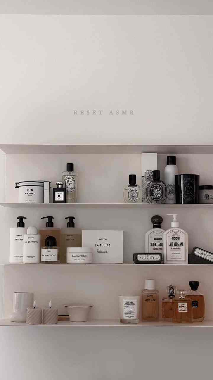 Fragrance shelves reset


#asmr #shelfie #shelf #shelfinterior #shelfdecoration #fragrance #perfume #roomspray #bodyoil #bodylotion #bodywash #handwash #handlotion #candle #soap #ikea 