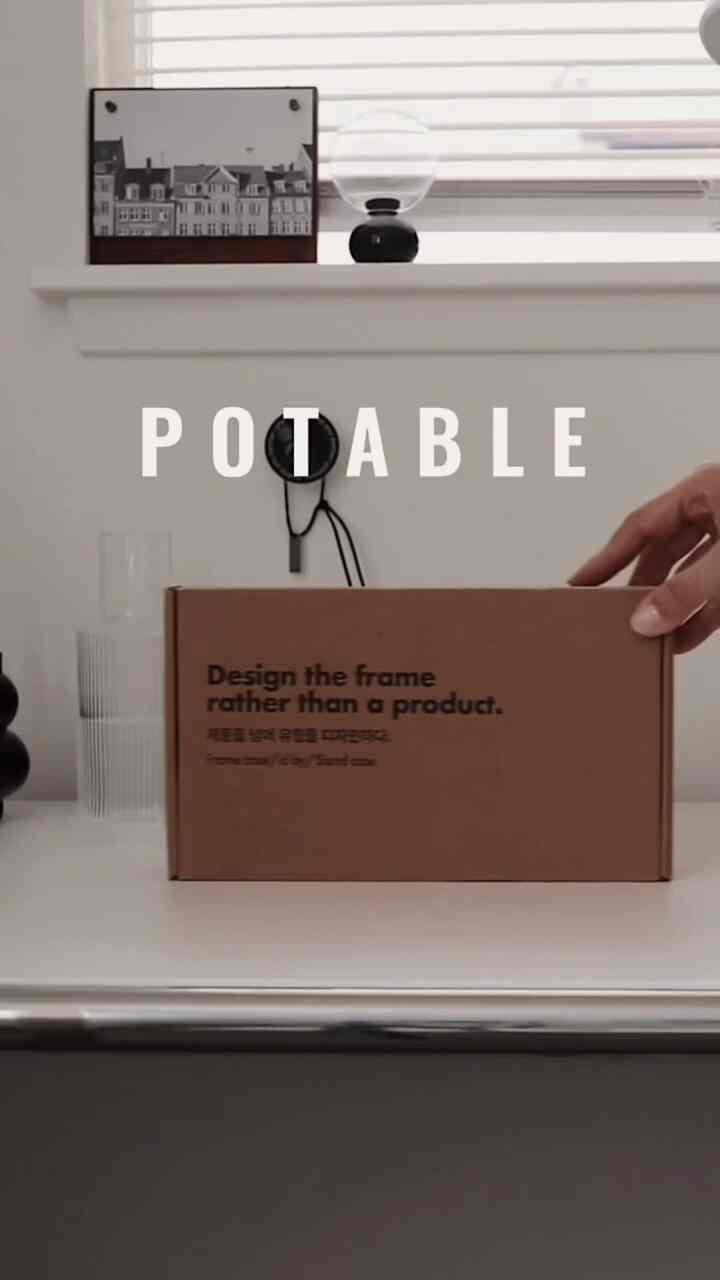 A compact Laptop stand 💻

#homeoffice #deskterrier #dsekspace #desksetup #desk #laptopstand #macbookpro 