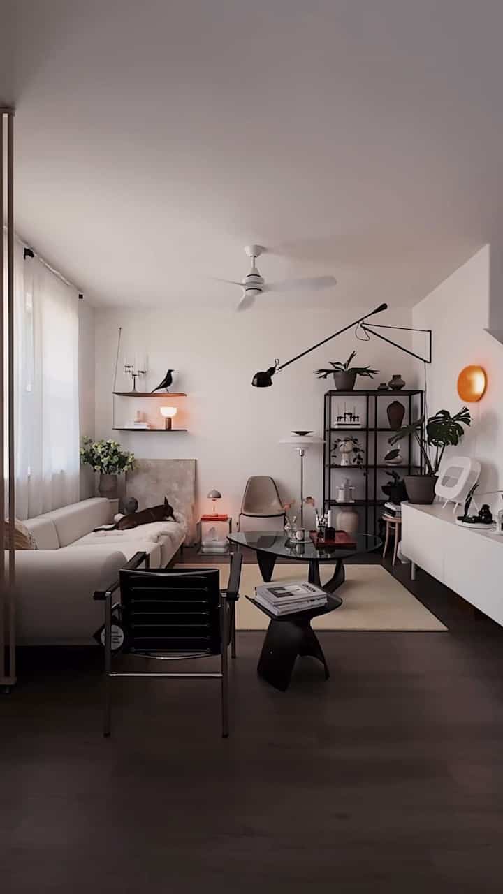 My favorite vintage chair 🤎

#HermanMiller #Vintagechair #vintageinterior #vintage #livingroominterior #livingroom #livingroomdecoration #lightinginterior #homedecor #lamp #ceilingfan #loungechair #nordicstyle #Nordicinterior #homeinterior 