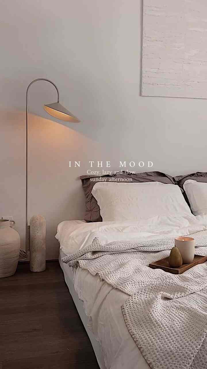 Mood🤎

#bedroom #bedroominterior #bedroomdecor #lamp #bedroomlighting #bedroomstyling #bedding #candle #vase #blanket #neutraltone #cozy #cozyroom 