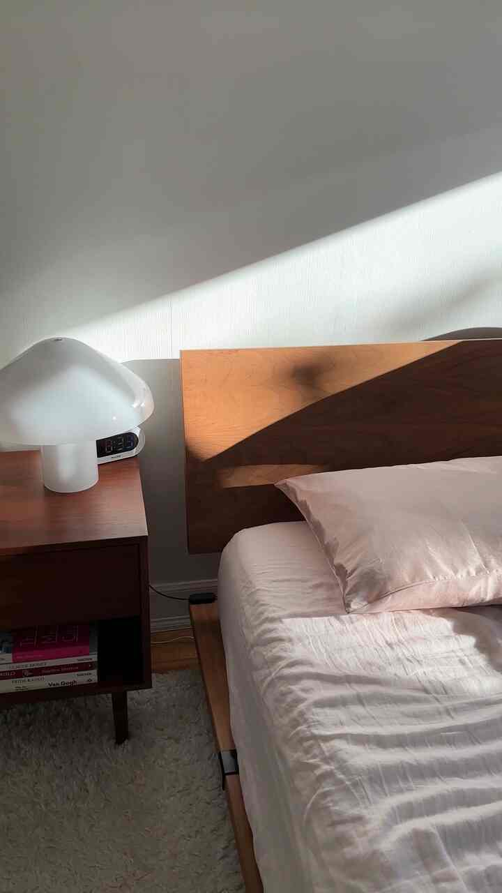 Waking up to sunshine ✨🛏️
#moderneclectic #sunlight #sunny #bedroominterior #nightstand