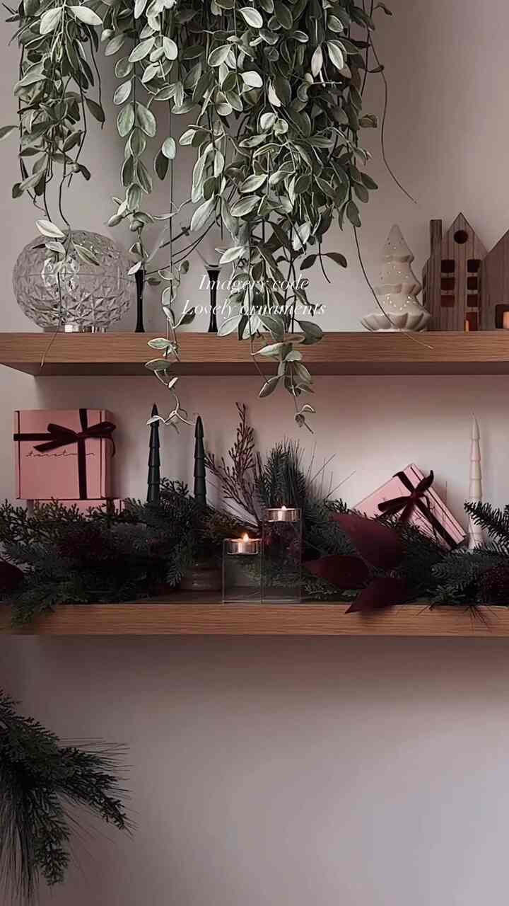 Lovely ornaments 🎀


#Christmas #Christmasprops #christmastree #christmasdecoration #shelf #shelfdecoration #livingroom #plate #livingroomdecoration #christmasseason #ornament 