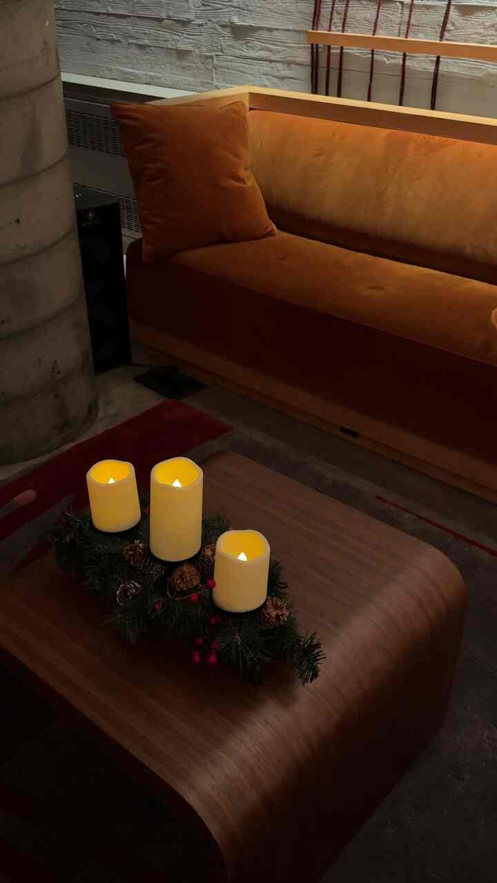 Holiday deco!! #flamelesscandles #mcm